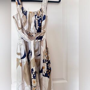 Cute neutral toned dress w/ tie